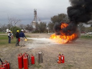 Práctica con Extintores – FRIAR, Reconquista