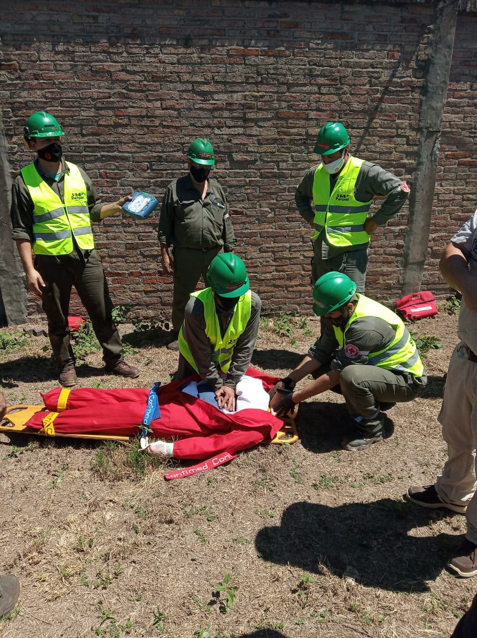 TÉCNICAS DE RESCATE EN ESPACIO CONFINADO – GONELLA