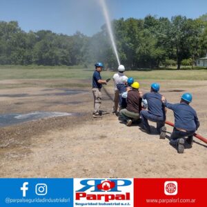 PRÁCTICA USO Y MANEJO DE EXTINTORES🧯 – ESTRATEGIAS PARA USO DE MANGUERAS DE INCENDIO 💧 – FRIAR, NELSON